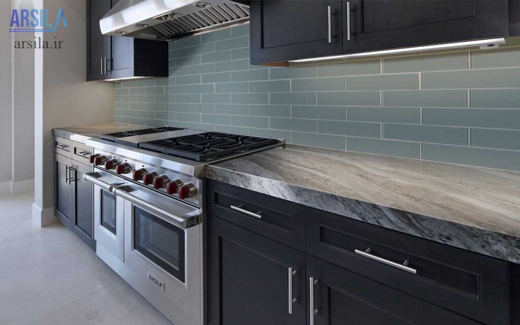 آشپزخانه با کاشی افقی