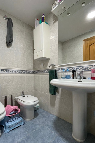 روشویی پایه دار